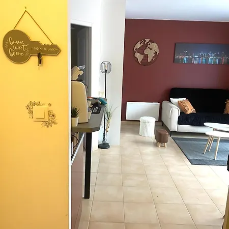 Daire Aeroport A Pied, Escale 25 *