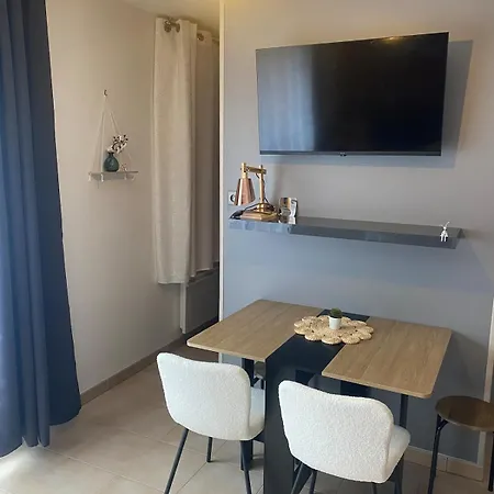 Aéroport à Pied, Escale 25 * Tillé